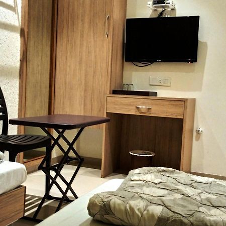 Hotel Ramniwas Jālgaon Exteriér fotografie
