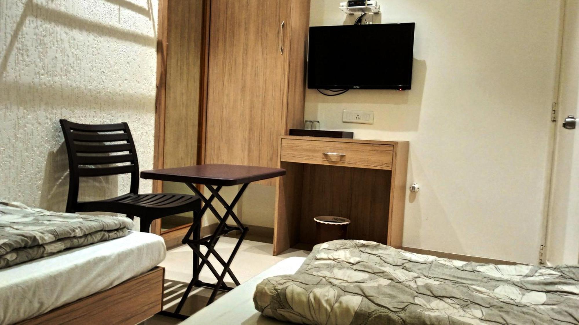 Hotel Ramniwas Jālgaon Exteriér fotografie